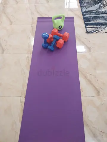 Exersice mat with dumbles and push board