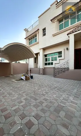 SPACIOUS 4 BED ROOM HALL VILLA WITH PRIVATE ENTERNCE AVAILABLE IN MBZ CITY