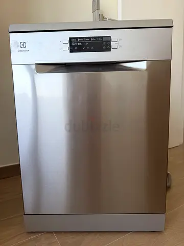 Electrolux Stainless Steel Freestanding Dishwasher with top drawer- Excellent Working Condition