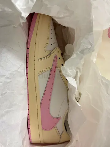 Travis Scott Shy Pink