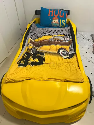 Car shape kids bed