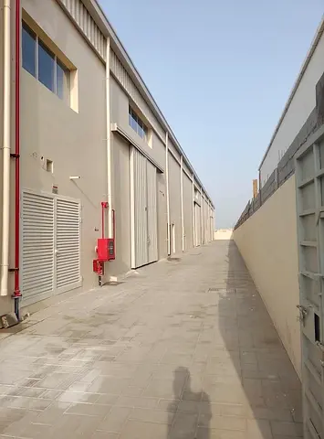 🏭 WAREHOUSE FOR SALE | UMM AL THOOB, UMM AL QUWAIN 💰 AED 18,000,000 | ⚡ 593 KW POWER | 📐 34,119