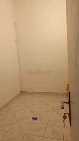 Premium Partition for rent - Karama ( Working Ladies only )