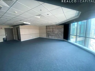 Prime Office Space in Business Bay/ Customizable/ Great Location