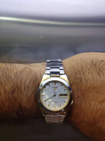 Seiko two-tone men's automatic watch with day/date - good working condition