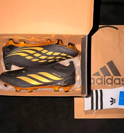 Brand New Football Shoes Predators FT "Kaká" Special Edition - For Sale!!