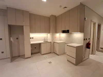 Elegant 2BR + Maid’s | Vacant Now | English Style