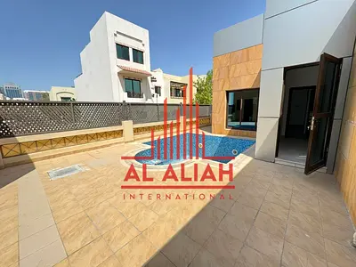 Luxurious 3BD Villa with Parking | Premium Location