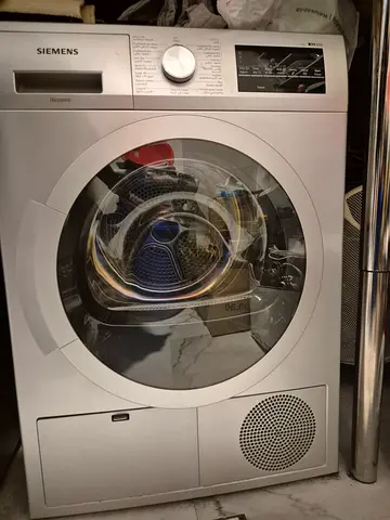 Siemens WT46G40SGC freestanding 9 kg front-load condenser tumble dryer