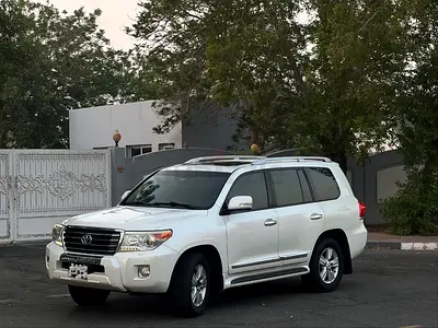 Toyota Land Cruiser GXR 2013 GCC Specs