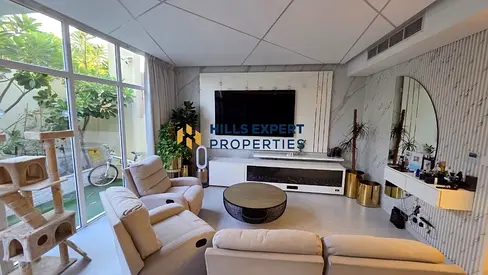 SINGLE ROW | MIDDLE UNIT | SEMI FURNISHED