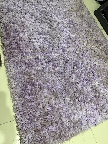 Light purple shaggy rug - good condition, soft pile ( size unknown ) from Homecenter