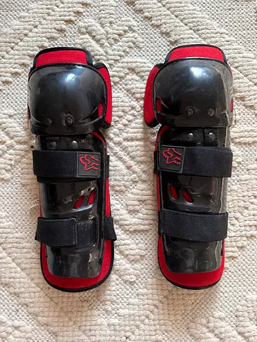 Pair of cycling protection