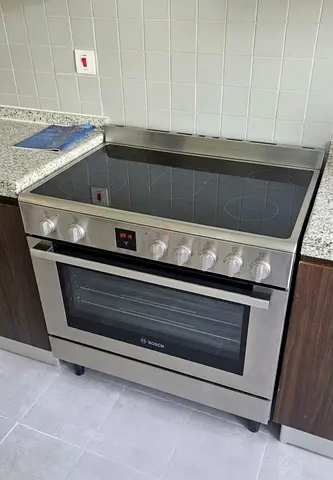 Bosch Series 8 Electric Range Cooker, 90x60cm Glass Ceramic Hob 5 HighSpeed Zones Dual-Circuit Oval