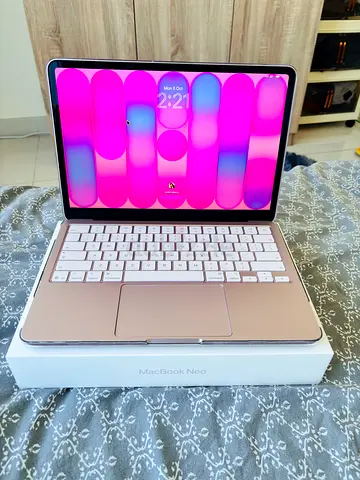 Macbook Neo Blush