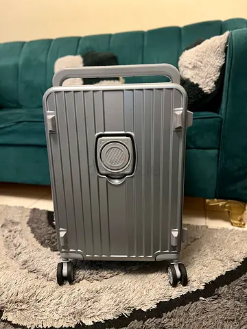 Hard-Shell Cabin Luggage / Travel Suitcase - Good Condition