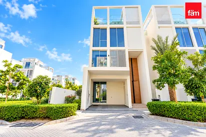 4br Villa | Corner Unit | Rooftop Pool | Ready