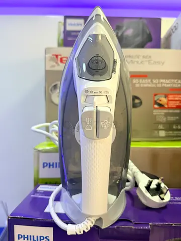 Philips Steam Iron - NEW- USED Once- DST 5010 ( Steam Iron )
