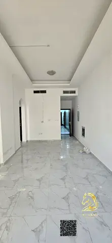 🏠 **للإيجار | غرفة وصالة – المويهات 3، عجمان**
