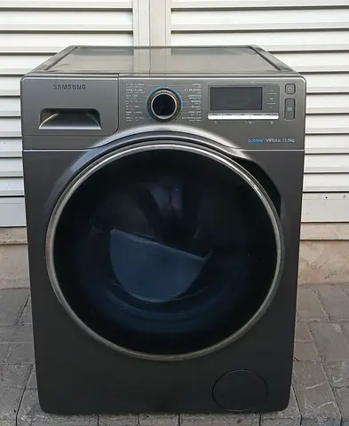 This one Samsung brand 11.5kg washing machine with perfect working condition