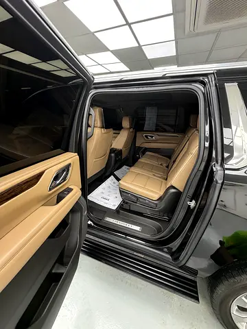 2021 Chevrolet SUBURBAN — фото 3
