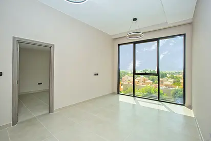 Modern 1BR Apartment | Available | Park View