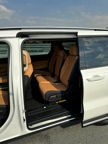 2024 KIA CARNIVAL photo 6