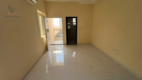 استوديو أول ساكن للإيجار في العالية | بلكون
