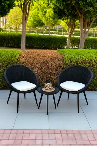 Outdoor rattan bistro set – 2 chairs + side table, used
