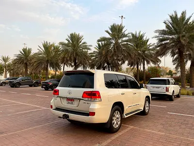 2016 Toyota LAND CRUISER — миниатюра 11