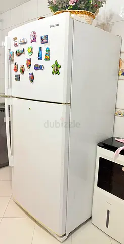 Samsung Fridge - AED 300