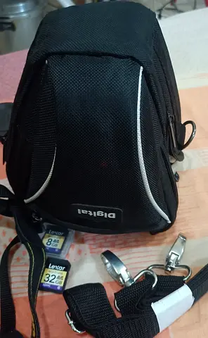 NIKON D3100 DSLR CAMERA AVAILABLE IN GOOD CONDITION FOR SALE