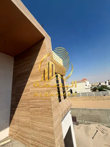 فيلا مميزه للبيع في الحوشي ضاحيه البديع بالشارقه  ( مقابل الحديقه مباشره )