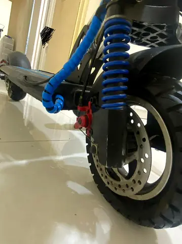 Electric kick scooter with front suspension - used