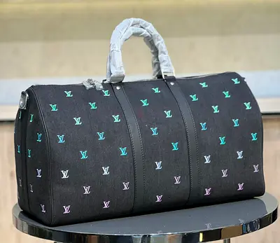 Stylish travel duffle bag