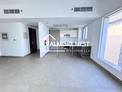 HIGH FLOOR | FITTED KITCHEN | VACANT