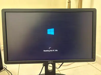 Dell 24-inch LED Monitor; Intel(R) Core(TM) 17 CPU - Good Working Condition