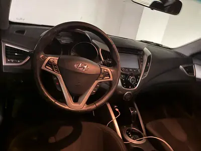 2013 Hyundai VELOSTER photo 4