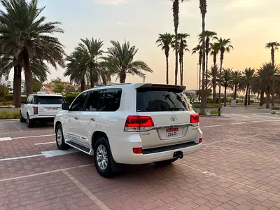 2016 Toyota LAND CRUISER — миниатюра 14