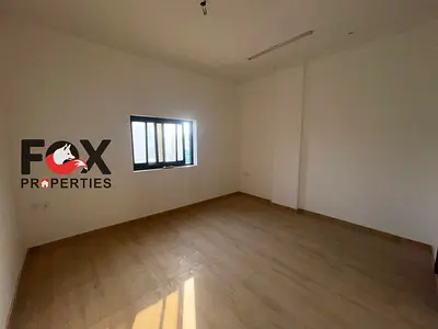 استوديو للإيجار السنوي / المويهات 3 / بناية جديدة أول ساكن / مطبخ منفصل / مساحة مريحة / تشطيبات ممتازة