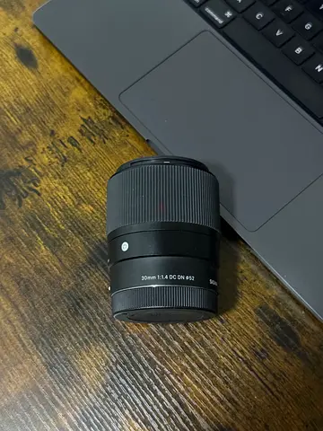 Sigma 30mm f/1.4 DC DN Contemporary Lens (Sony E-Mount) - Great Condition