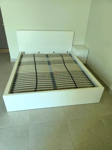 Ikea King size storage bed with 4 drawers and Ikea mattress