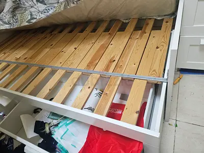 Single bed extendable to double bed with drawers, single mattress only