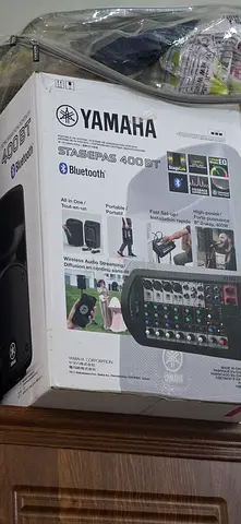 Yamaha StagePas 400BT Portable PA System with Bluetooth - less Used with mic and holder and stand