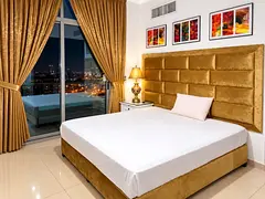 0% commission, marina luxury master bedroom with balcony , nice marina view, weekly 3 days cleaning