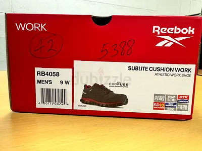 Reebok composite safety shoe brand new unpacked 225 Aed