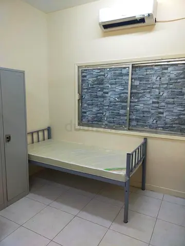 Executive bachelor bed space available in butina near by nesto