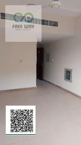 🛏️ 3 bedrooms 🛋️ spacious living room 🚿 2 bathrooms 📐 large spaces ❄️ central air conditioning
