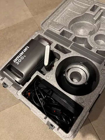 Amaran 300C video light