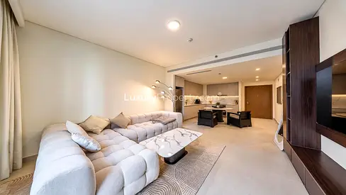 Luxury Furnished | Beachfront Living | Park View